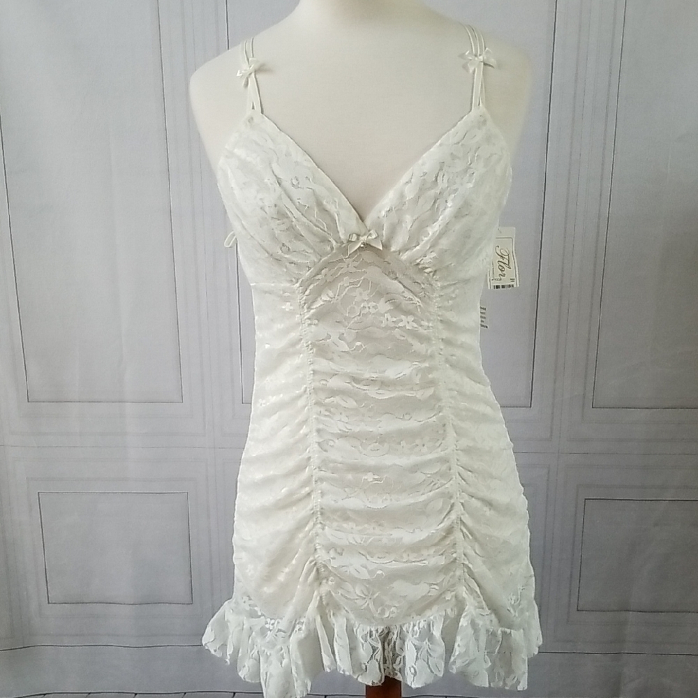 Flora Nickrooz 2 Piece Lace Chemise